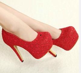 娱乐吃瓜酱红色高跟鞋
